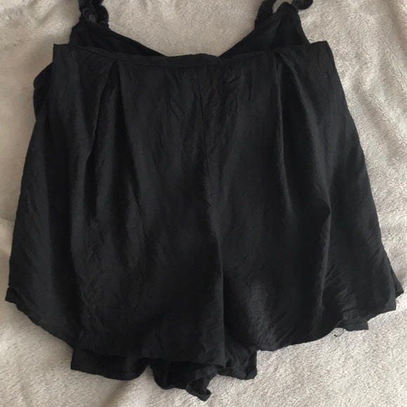 Hollister romper - Picture 2 of 4